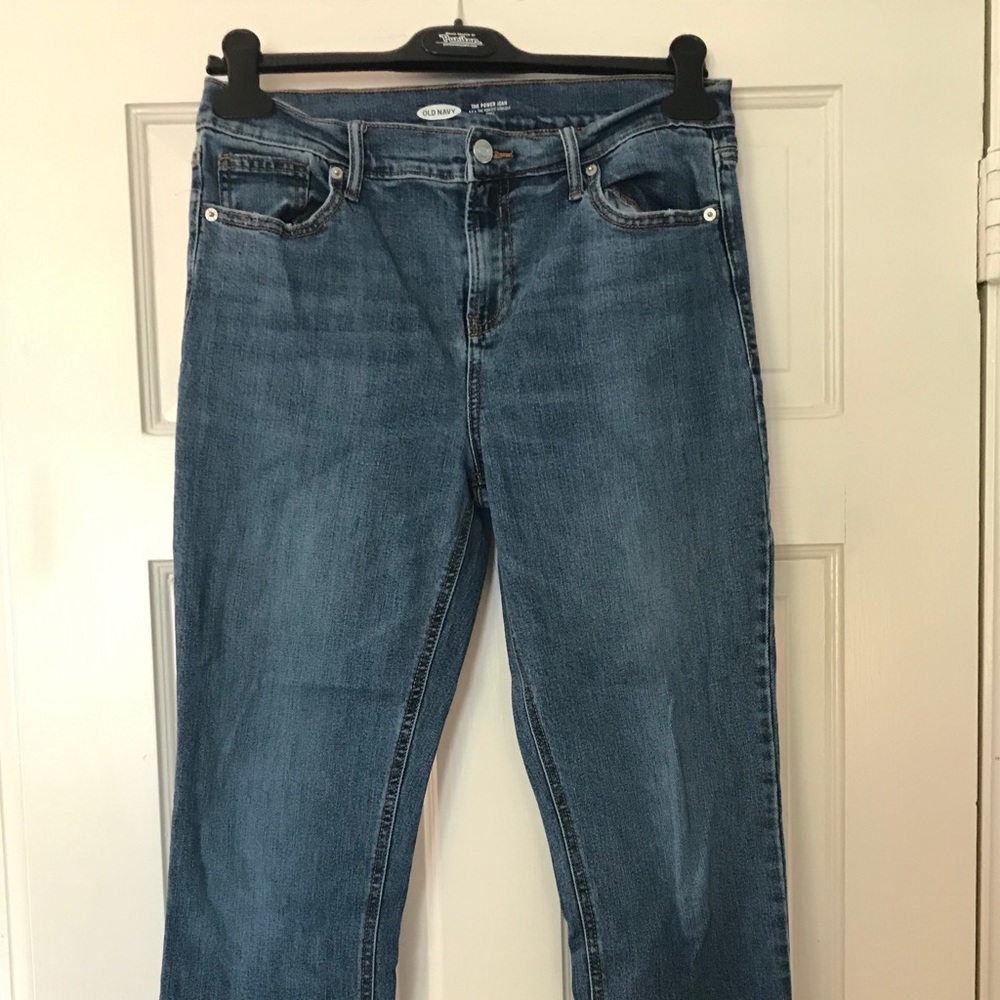 Dark washed capris
